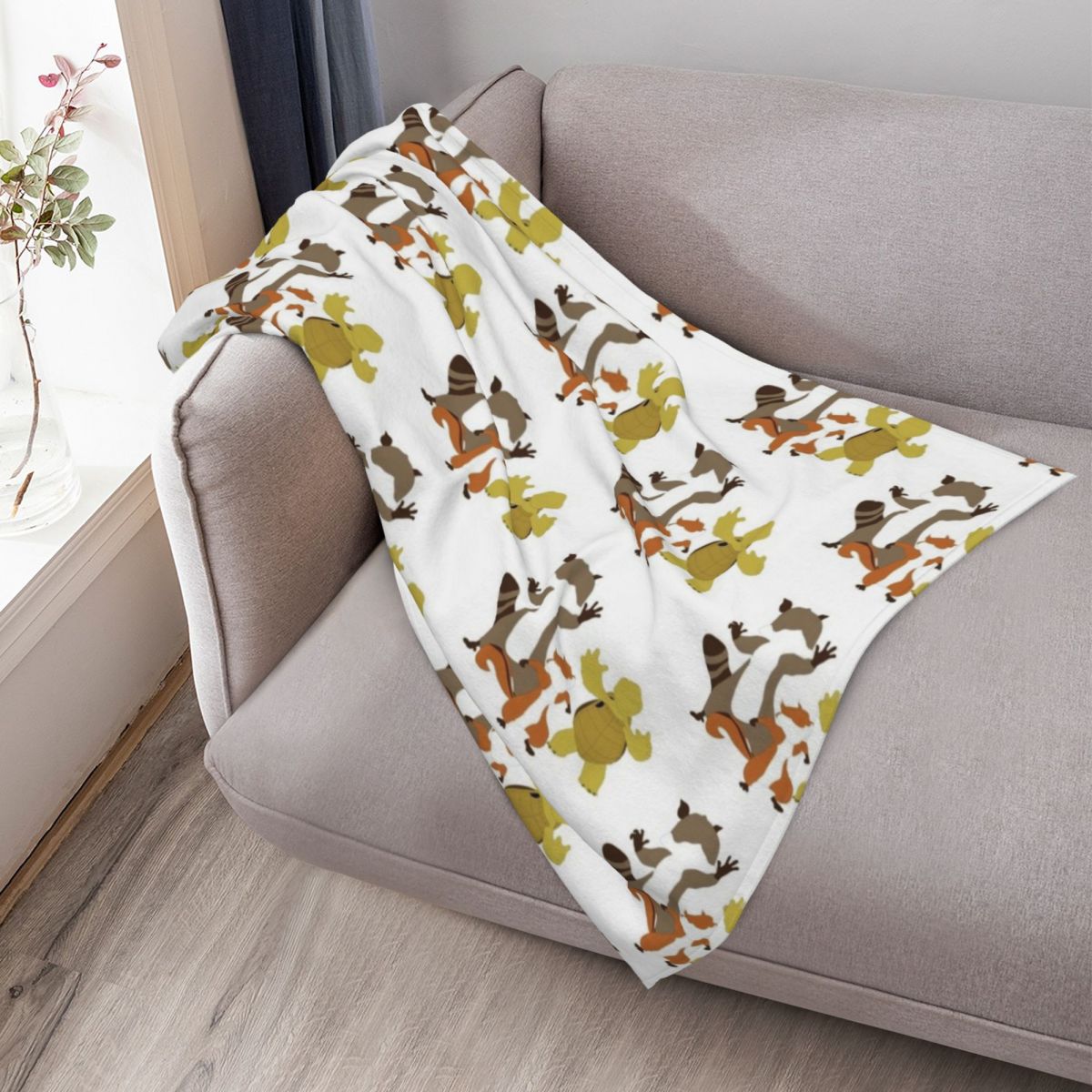 Over the Hedge Throw Blanket v - огляд і ціна Anime Cosplay Idea